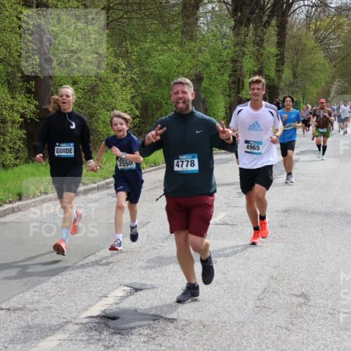 12.04.2026 - 45. Internationalen Wilhelmsburger Insellauf Yannick Fuchs http://msf.ph/oto/9504167 12.04.2026 12:52:18 Laufen 2550, 4778, 5689, 4965, 4816 meine-sportfotos.de
