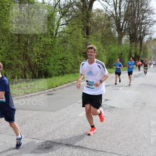 12.04.2026 - 45. Internationalen Wilhelmsburger Insellauf Yannick Fuchs http://msf.ph/oto/9504180 12.04.2026 12:52:20 Laufen 4965 meine-sportfotos.de