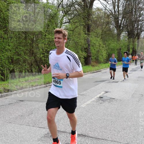 12.04.2026 - 45. Internationalen Wilhelmsburger Insellauf Yannick Fuchs http://msf.ph/oto/9504182 12.04.2026 12:52:21 Laufen 4965 meine-sportfotos.de