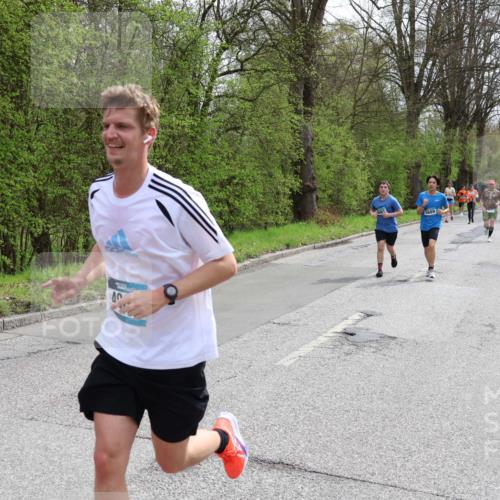 12.04.2026 - 45. Internationalen Wilhelmsburger Insellauf Yannick Fuchs http://msf.ph/oto/9504183 12.04.2026 12:52:21 Laufen 5689 meine-sportfotos.de