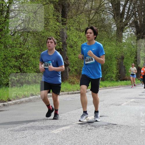 12.04.2026 - 45. Internationalen Wilhelmsburger Insellauf Yannick Fuchs http://msf.ph/oto/9504190 12.04.2026 12:52:23 Laufen 5687, 5689, 208, 4816 meine-sportfotos.de