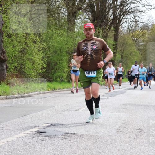 12.04.2026 - 45. Internationalen Wilhelmsburger Insellauf Yannick Fuchs http://msf.ph/oto/9504199 12.04.2026 12:52:25 Laufen 3192, 4816, 4761 meine-sportfotos.de