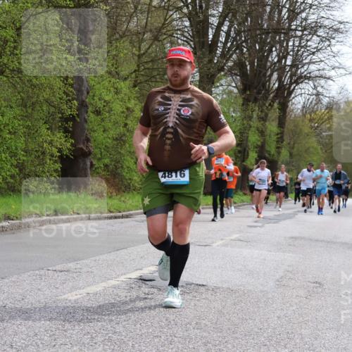 12.04.2026 - 45. Internationalen Wilhelmsburger Insellauf Yannick Fuchs http://msf.ph/oto/9504205 12.04.2026 12:52:26 Laufen 4816, 2042, 7701 meine-sportfotos.de
