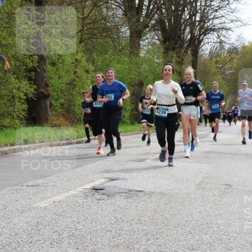 12.04.2026 - 45. Internationalen Wilhelmsburger Insellauf Yannick Fuchs http://msf.ph/oto/9504252 12.04.2026 12:52:36 Laufen 4035, 297, 5214, 3822, 4239 meine-sportfotos.de