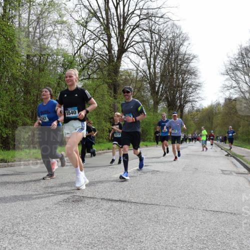 12.04.2026 - 45. Internationalen Wilhelmsburger Insellauf Yannick Fuchs http://msf.ph/oto/9504270 12.04.2026 12:52:39 Laufen 5540, 4287, 5214, 4760 meine-sportfotos.de