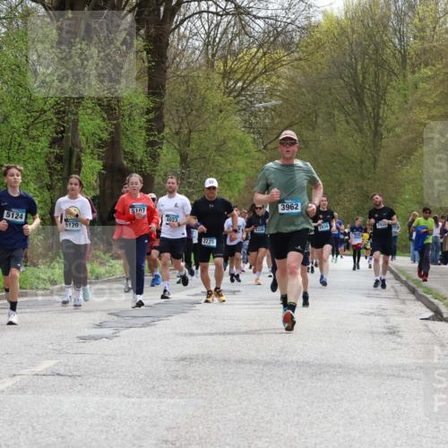 12.04.2026 - 45. Internationalen Wilhelmsburger Insellauf Yannick Fuchs http://msf.ph/oto/9504373 12.04.2026 12:52:59 Laufen 5107, 5124, 4023, 11, 5120, 81, 2735, 226, 5339, 3962, 2939, 2930, 41 meine-sportfotos.de