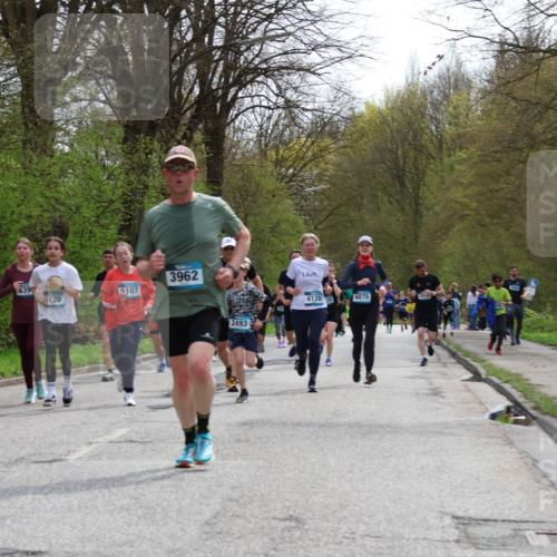 12.04.2026 - 45. Internationalen Wilhelmsburger Insellauf Yannick Fuchs http://msf.ph/oto/9504389 12.04.2026 12:53:02 Laufen 5124, 439, 120, 5107, 3962, 2493, 4128, 4875 meine-sportfotos.de