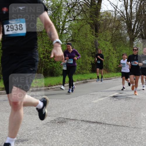 12.04.2026 - 45. Internationalen Wilhelmsburger Insellauf Yannick Fuchs http://msf.ph/oto/9504446 12.04.2026 12:53:12 Laufen 2938, 1872, 3207, 4096, 3768, 53, 5338 meine-sportfotos.de