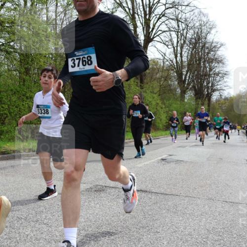 12.04.2026 - 45. Internationalen Wilhelmsburger Insellauf Yannick Fuchs http://msf.ph/oto/9504460 12.04.2026 12:53:14 Laufen 5338, 3768, 4781 meine-sportfotos.de