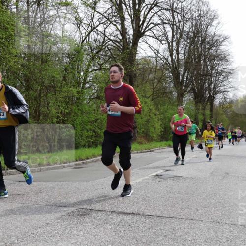12.04.2026 - 45. Internationalen Wilhelmsburger Insellauf Yannick Fuchs http://msf.ph/oto/9504513 12.04.2026 12:53:24 Laufen 2063, 3212, 2117 meine-sportfotos.de