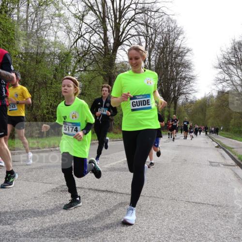 12.04.2026 - 45. Internationalen Wilhelmsburger Insellauf Yannick Fuchs http://msf.ph/oto/9504565 12.04.2026 12:53:35 Laufen 5670, 4743, 5174, 5151 meine-sportfotos.de