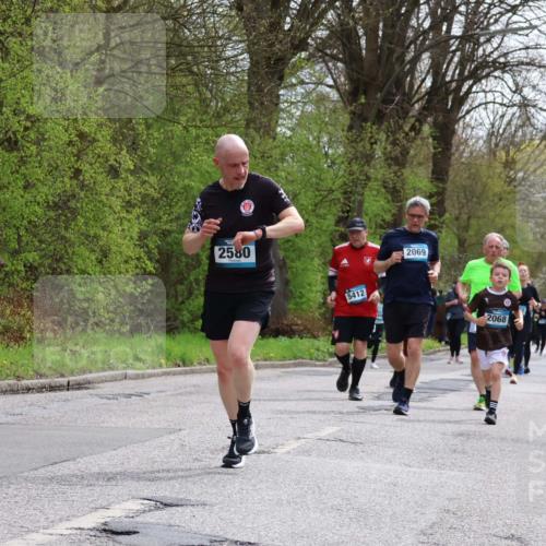 12.04.2026 - 45. Internationalen Wilhelmsburger Insellauf Yannick Fuchs http://msf.ph/oto/9504577 12.04.2026 12:53:38 Laufen 2580, 5412, 2069, 2068, 5104 meine-sportfotos.de