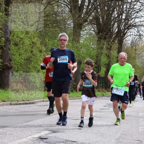 12.04.2026 - 45. Internationalen Wilhelmsburger Insellauf Yannick Fuchs http://msf.ph/oto/9504590 12.04.2026 12:53:41 Laufen 54, 2069, 2068, 2128, 307, 5104 meine-sportfotos.de