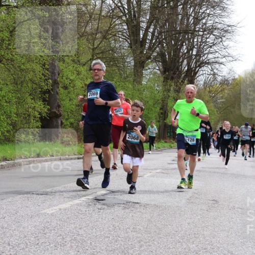 12.04.2026 - 45. Internationalen Wilhelmsburger Insellauf Yannick Fuchs http://msf.ph/oto/9504593 12.04.2026 12:53:41 Laufen 2069, 5657, 2068, 128, 2307, 5104, 3034 meine-sportfotos.de