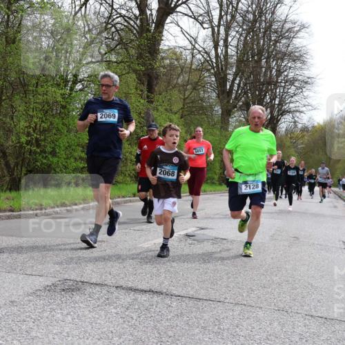 12.04.2026 - 45. Internationalen Wilhelmsburger Insellauf Yannick Fuchs http://msf.ph/oto/9504599 12.04.2026 12:53:42 Laufen 2069, 2068, 5657, 2128, 5104 meine-sportfotos.de