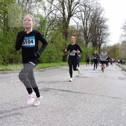 12.04.2026 - 45. Internationalen Wilhelmsburger Insellauf Yannick Fuchs http://msf.ph/oto/9504621 12.04.2026 12:53:46 Laufen 5104, 2307, 3034 meine-sportfotos.de