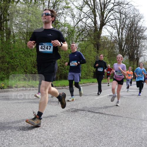 12.04.2026 - 45. Internationalen Wilhelmsburger Insellauf Yannick Fuchs http://msf.ph/oto/9504661 12.04.2026 12:53:54 Laufen 4247, 3422, 4772, 2291, 5150 meine-sportfotos.de