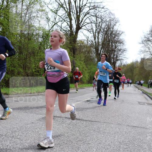 12.04.2026 - 45. Internationalen Wilhelmsburger Insellauf Yannick Fuchs http://msf.ph/oto/9504665 12.04.2026 12:53:55 Laufen 3437, 225, 1814, 5150, 2984 meine-sportfotos.de
