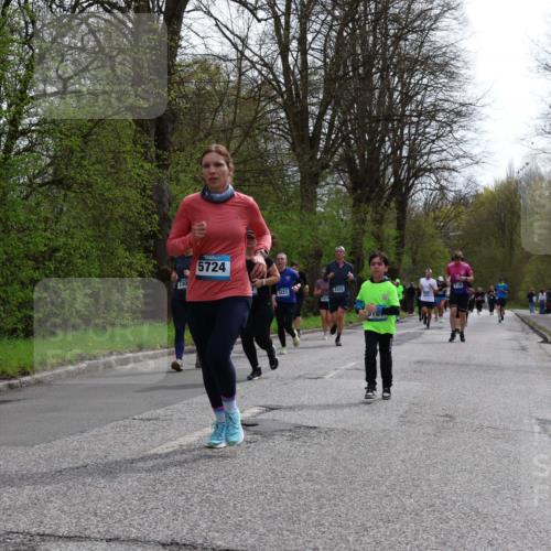12.04.2026 - 45. Internationalen Wilhelmsburger Insellauf Yannick Fuchs http://msf.ph/oto/9504701 12.04.2026 12:54:01 Laufen 4702, 330, 5724, 5423, 2433 meine-sportfotos.de