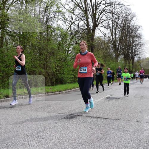 12.04.2026 - 45. Internationalen Wilhelmsburger Insellauf Yannick Fuchs http://msf.ph/oto/9504705 12.04.2026 12:54:02 Laufen 4702, 5724, 4827, 5167 meine-sportfotos.de