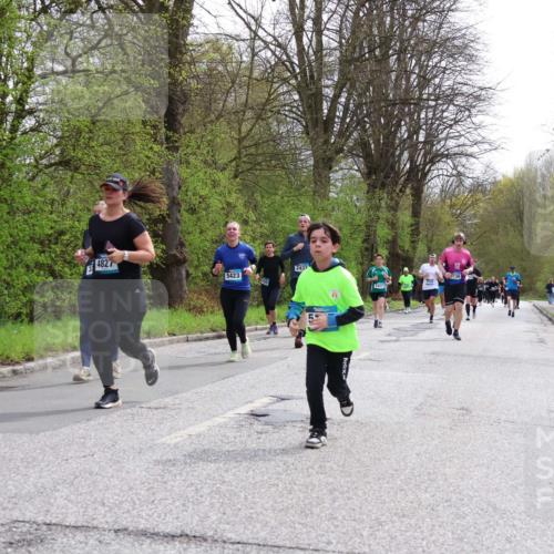 12.04.2026 - 45. Internationalen Wilhelmsburger Insellauf Yannick Fuchs http://msf.ph/oto/9504709 12.04.2026 12:54:03 Laufen 4827, 5423, 2433, 5427, 3136 meine-sportfotos.de