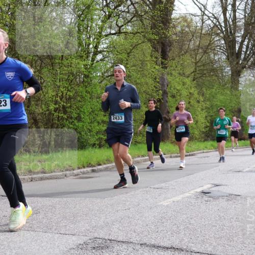 12.04.2026 - 45. Internationalen Wilhelmsburger Insellauf Yannick Fuchs http://msf.ph/oto/9504721 12.04.2026 12:54:06 Laufen 5423, 2433, 355, 4354, 5427, 10, 312 meine-sportfotos.de