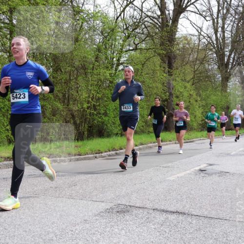 12.04.2026 - 45. Internationalen Wilhelmsburger Insellauf Yannick Fuchs http://msf.ph/oto/9504722 12.04.2026 12:54:06 Laufen 5423, 2433, 4354, 5427, 10, 3136 meine-sportfotos.de