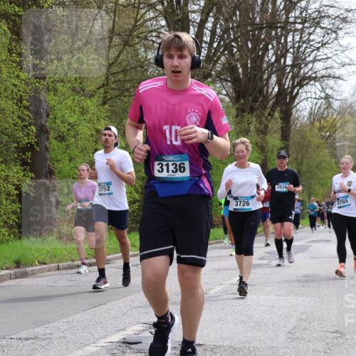 12.04.2026 - 45. Internationalen Wilhelmsburger Insellauf Yannick Fuchs http://msf.ph/oto/9504734 12.04.2026 12:54:09 Laufen 5752, 10, 3136, 3726, 3934, 4765 meine-sportfotos.de