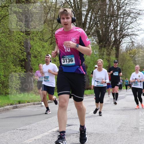 12.04.2026 - 45. Internationalen Wilhelmsburger Insellauf Yannick Fuchs http://msf.ph/oto/9504735 12.04.2026 12:54:09 Laufen 4226, 5752, 3136, 3720, 3934, 4765 meine-sportfotos.de