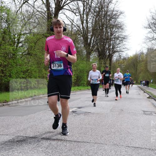12.04.2026 - 45. Internationalen Wilhelmsburger Insellauf Yannick Fuchs http://msf.ph/oto/9504739 12.04.2026 12:54:09 Laufen 3136, 3726, 3934, 4765 meine-sportfotos.de