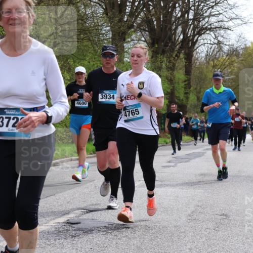 12.04.2026 - 45. Internationalen Wilhelmsburger Insellauf Yannick Fuchs http://msf.ph/oto/9504749 12.04.2026 12:54:12 Laufen 372, 4600, 3934, 4765 meine-sportfotos.de