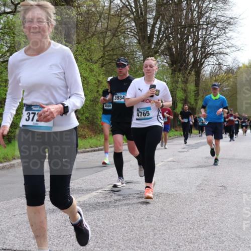 12.04.2026 - 45. Internationalen Wilhelmsburger Insellauf Yannick Fuchs http://msf.ph/oto/9504751 12.04.2026 12:54:12 Laufen 372, 4600, 3934, 4765 meine-sportfotos.de