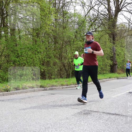 12.04.2026 - 45. Internationalen Wilhelmsburger Insellauf Yannick Fuchs http://msf.ph/oto/9504798 12.04.2026 12:54:21 Laufen 2901, 381, 8538, 4625 meine-sportfotos.de