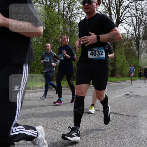 12.04.2026 - 45. Internationalen Wilhelmsburger Insellauf Yannick Fuchs http://msf.ph/oto/9504834 12.04.2026 12:54:27 Laufen 4637, 3068, 580, 4032 meine-sportfotos.de