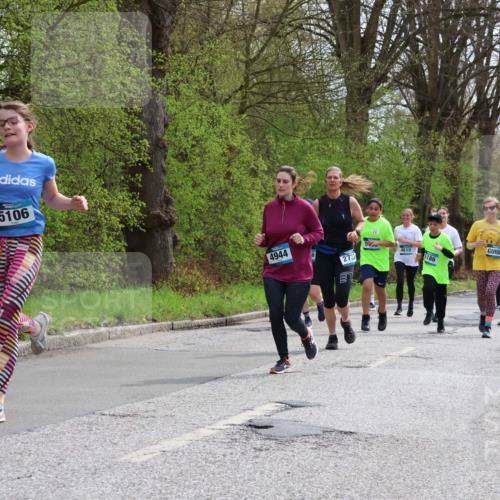 12.04.2026 - 45. Internationalen Wilhelmsburger Insellauf Yannick Fuchs http://msf.ph/oto/9504845 12.04.2026 12:54:29 Laufen 5106, 4944, 2730, 4610, 5186, 4889 meine-sportfotos.de