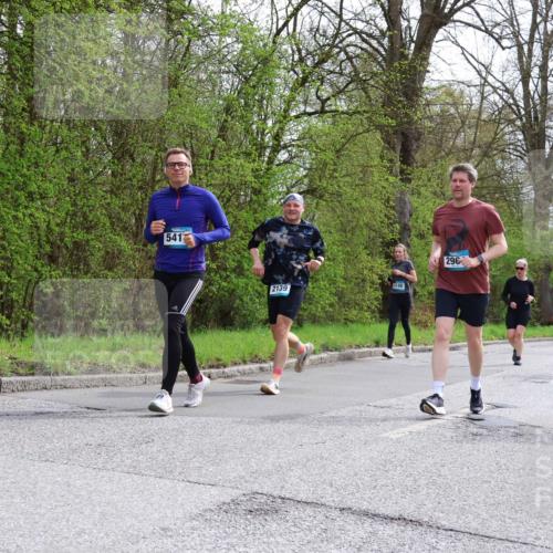 12.04.2026 - 45. Internationalen Wilhelmsburger Insellauf Yannick Fuchs http://msf.ph/oto/9504912 12.04.2026 12:54:42 Laufen 541, 2139, 5140, 296, 3316 meine-sportfotos.de