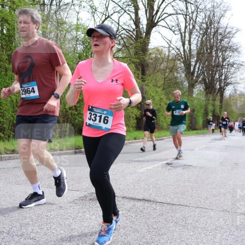 12.04.2026 - 45. Internationalen Wilhelmsburger Insellauf Yannick Fuchs http://msf.ph/oto/9504920 12.04.2026 12:54:44 Laufen 2964, 3316, 410 meine-sportfotos.de
