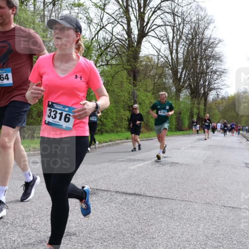 12.04.2026 - 45. Internationalen Wilhelmsburger Insellauf Yannick Fuchs http://msf.ph/oto/9504921 12.04.2026 12:54:44 Laufen 2964, 3316, 5140, 4105 meine-sportfotos.de