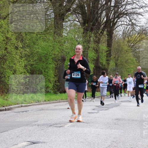 12.04.2026 - 45. Internationalen Wilhelmsburger Insellauf Yannick Fuchs http://msf.ph/oto/9504932 12.04.2026 12:54:47 Laufen 4126, 78, 4253, 5117, 5197, 5137, 3599, 422, 4423 meine-sportfotos.de