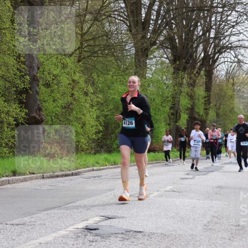 12.04.2026 - 45. Internationalen Wilhelmsburger Insellauf Yannick Fuchs http://msf.ph/oto/9504937 12.04.2026 12:54:48 Laufen 4126, 5116, 5197, 3599, 4422 meine-sportfotos.de