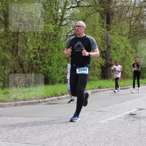 12.04.2026 - 45. Internationalen Wilhelmsburger Insellauf Yannick Fuchs http://msf.ph/oto/9504952 12.04.2026 12:54:53 Laufen 3599, 5116, 511, 425 meine-sportfotos.de
