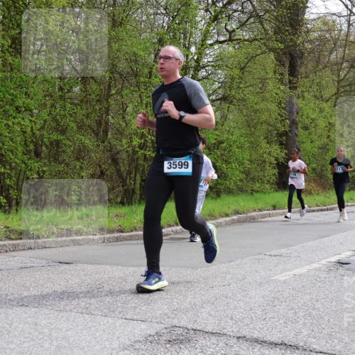 12.04.2026 - 45. Internationalen Wilhelmsburger Insellauf Yannick Fuchs http://msf.ph/oto/9504954 12.04.2026 12:54:54 Laufen 3599, 5117, 4253, 4818 meine-sportfotos.de