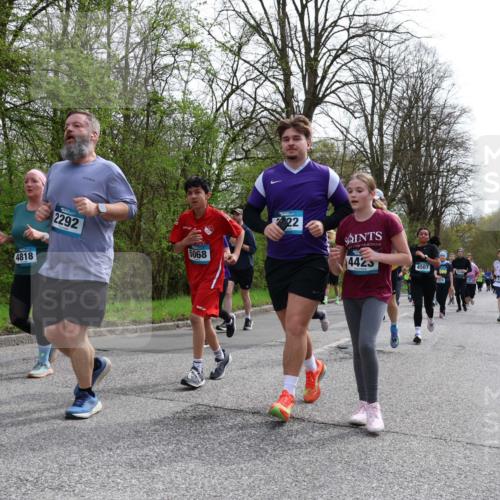 12.04.2026 - 45. Internationalen Wilhelmsburger Insellauf Yannick Fuchs http://msf.ph/oto/9504990 12.04.2026 12:55:03 Laufen 481, 4818, 2292, 5068, 22, 4425, 4507, 000, 3135 meine-sportfotos.de