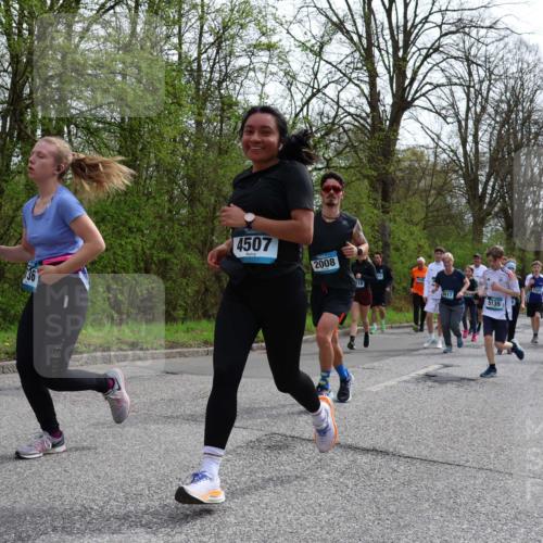 12.04.2026 - 45. Internationalen Wilhelmsburger Insellauf Yannick Fuchs http://msf.ph/oto/9505001 12.04.2026 12:55:05 Laufen 4507, 2008, 3626, 192085, 5485, 5135 meine-sportfotos.de