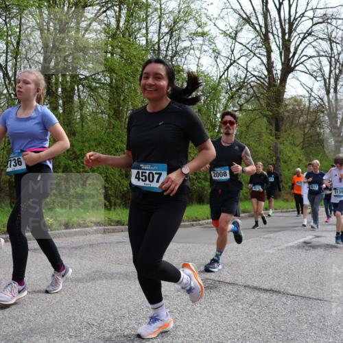 12.04.2026 - 45. Internationalen Wilhelmsburger Insellauf Yannick Fuchs http://msf.ph/oto/9505002 12.04.2026 12:55:06 Laufen 736, 4507, 2008, 4617, 3626, 4618, 909, 5135, 2278 meine-sportfotos.de