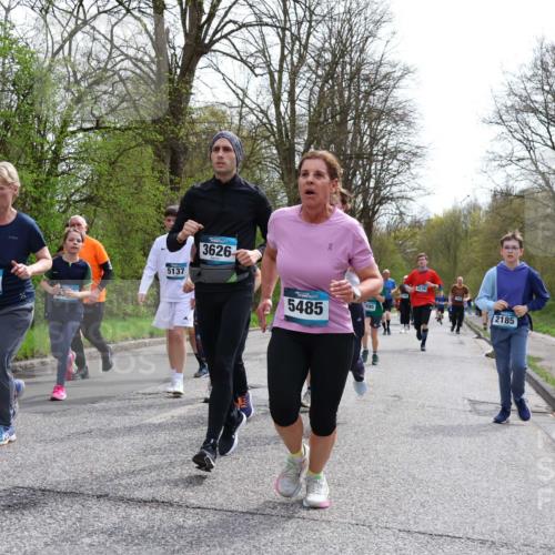 12.04.2026 - 45. Internationalen Wilhelmsburger Insellauf Yannick Fuchs http://msf.ph/oto/9505012 12.04.2026 12:55:08 Laufen 4617, 5137, 3626, 5485, 4236, 2185, 263 meine-sportfotos.de