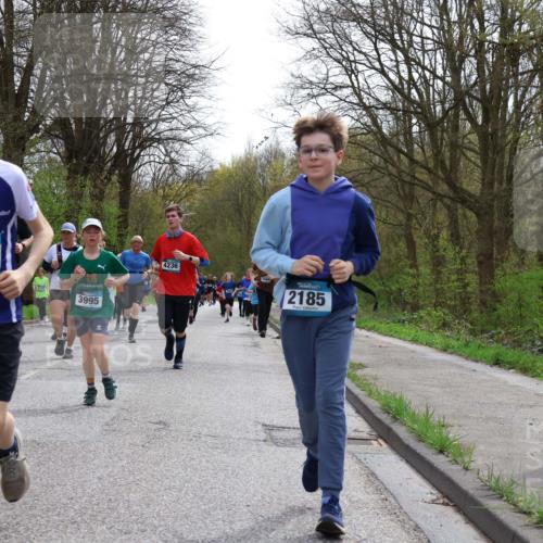 12.04.2026 - 45. Internationalen Wilhelmsburger Insellauf Yannick Fuchs http://msf.ph/oto/9505016 12.04.2026 12:55:09 Laufen 5329, 3995, 4236, 2185, 5263 meine-sportfotos.de