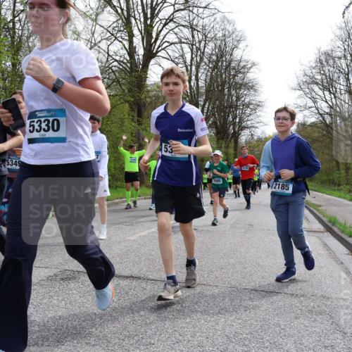 12.04.2026 - 45. Internationalen Wilhelmsburger Insellauf Yannick Fuchs http://msf.ph/oto/9505018 12.04.2026 12:55:09 Laufen 2278, 5349, 5330, 53, 3995, 2185 meine-sportfotos.de