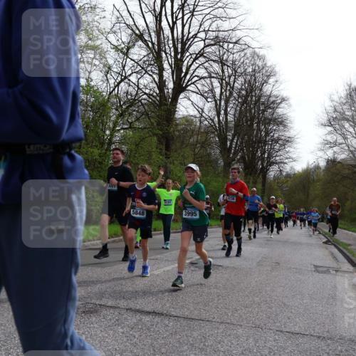 12.04.2026 - 45. Internationalen Wilhelmsburger Insellauf Yannick Fuchs http://msf.ph/oto/9505026 12.04.2026 12:55:11 Laufen 185, 3001, 5848, 5181, 3995, 4236 meine-sportfotos.de