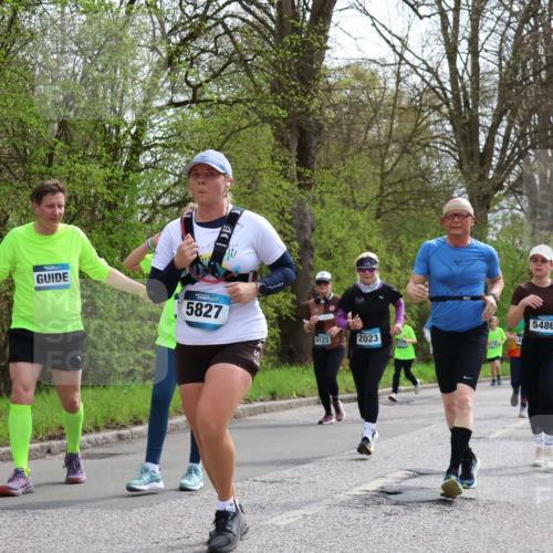 12.04.2026 - 45. Internationalen Wilhelmsburger Insellauf Yannick Fuchs http://msf.ph/oto/9505038 12.04.2026 12:55:13 Laufen 5827, 4123, 2023, 5486, 5765, 2536 meine-sportfotos.de